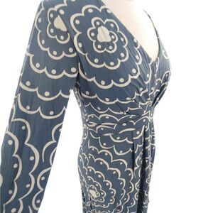 Boden slate blue & white v-neck long sleeve dress w/ gathers at waist size 8 p